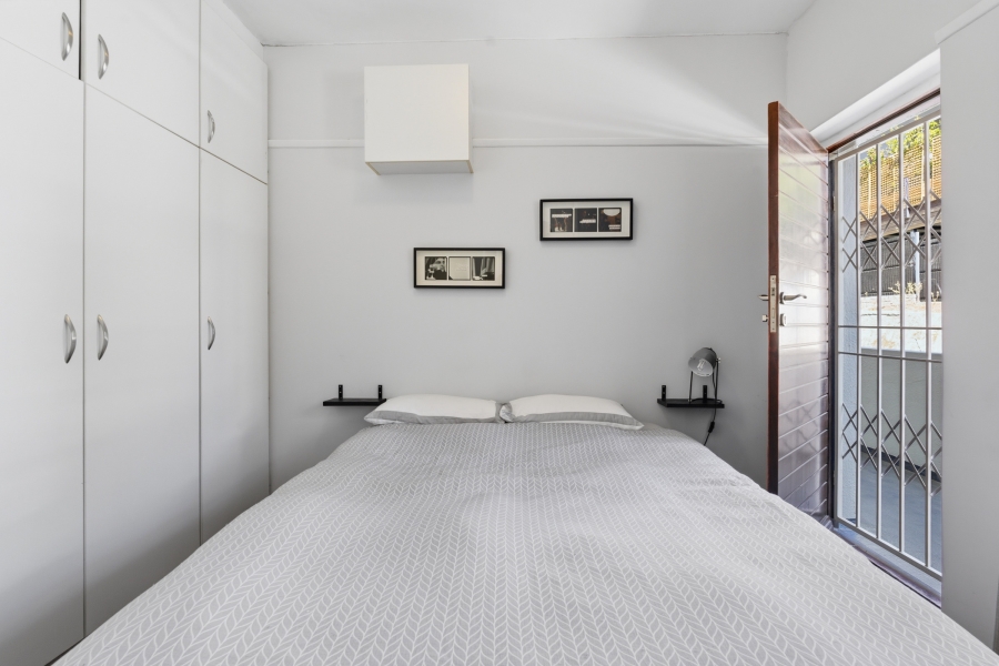 2 Bedroom Property for Sale in Sea Point Western Cape